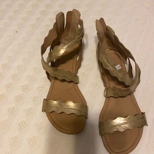 Gold summer sandals. Size 9 1/2